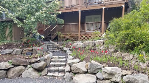 Appartement 2 BR Creekside w / kitchenette