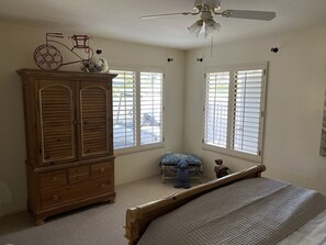 2 bedrooms, desk, iron/ironing board, free WiFi