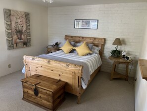 2 bedrooms, desk, iron/ironing board, free WiFi