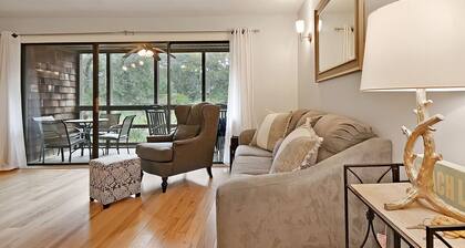 Stylish Villa, Kiawah Island, Central LOCATION! Close to Resort Center & Pet Friendly!
