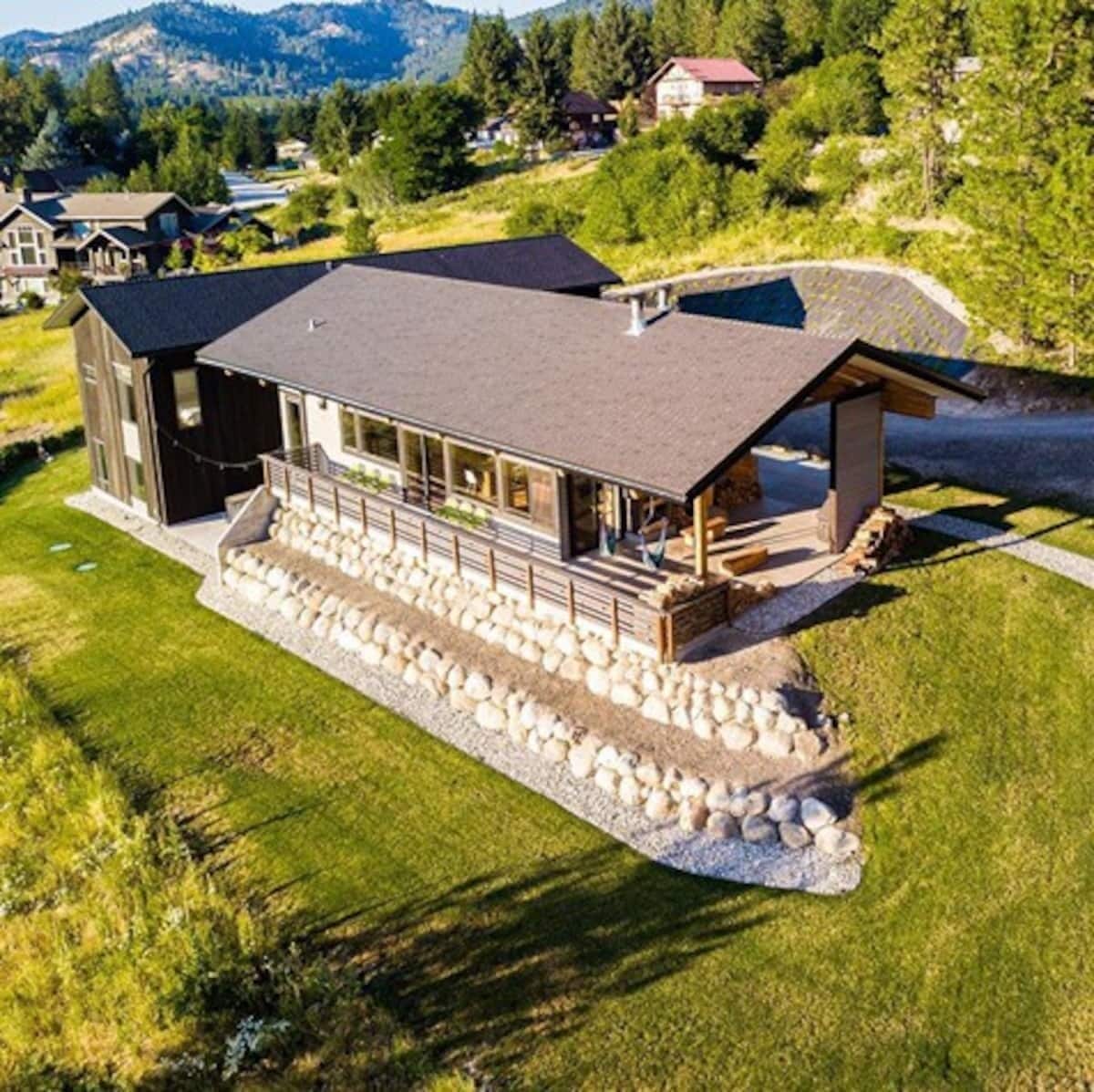 5-Star Lodge \ Groups Welcome  \ 1 Mile from Downtown