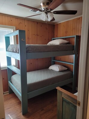 2 bedrooms, WiFi, bed sheets - Houseboat ( 2br, 1ba) • Venice Marina (Venice)