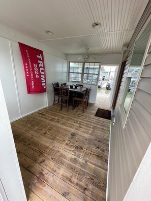 Dining - Houseboat ( 2br, 1ba) • Venice Marina (Venice)