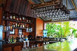 Bar (en la propiedad)