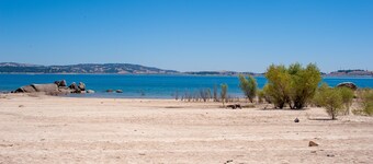 Lake front getaway! Casita d’Amore