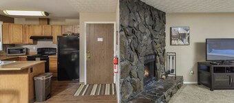 Close to Anchorage Airport, Lake Hood and the Cook Inlet coast