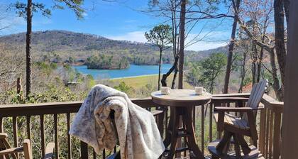 Couples Retreat with Hot Tub, Lake & Mountain Views in Big Canoe Luxury Resort