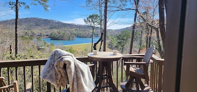 Couples Retreat with Hot Tub, Lake & Mountain Views in Big Canoe Luxury Resort