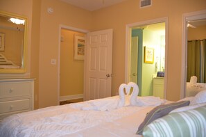 1 bedroom, iron/ironing board, WiFi, bed sheets - Beach Front 11th Floor, Ocean View, Perfect Location (Panama City Beach)
