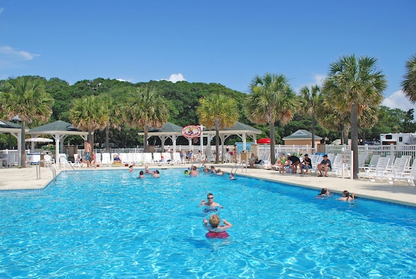 Innenpool, Außenpool