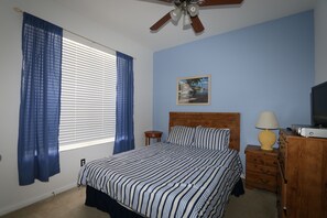 3 habitaciones, tabla de planchar con plancha, internet y ropa de cama
