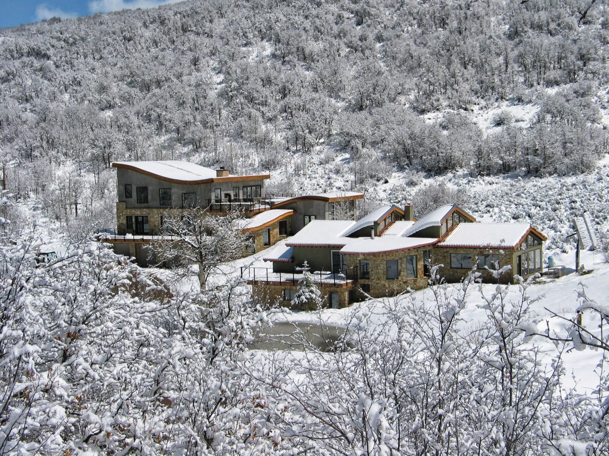 Luxury Award Winning Secluded Mountain Home 80 Acres Hot Tub w/Pro Kitchen