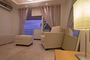 TV connectée, lecteur de DVD, livres, vidéothèque