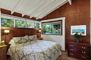 2 bedrooms, iron/ironing board, free WiFi, bed sheets -  Charming Beach Front Cottage  (Carmel)