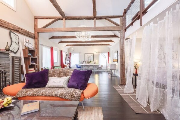 Televisor i llar de foc 