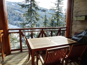 Outdoor dining - Whistler Mountainside Ski-In Ski-Out Spectacular Views (Whistler)