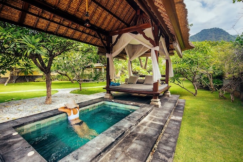 Exotic Beachfront Villa in the Serene North