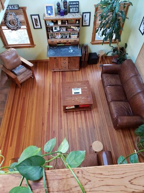 TV, books, stereo, printers - Beautiful Home In Great Location (Southampton)