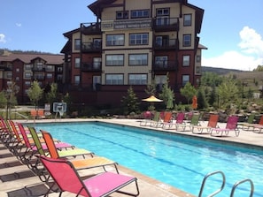 Piscine extérieure, piscine chauffée