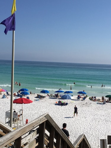 Beautiful Condo Steps from the Beach with Lovely Large Patio.