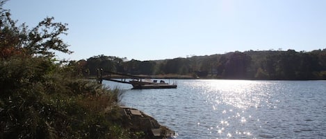 Beach nearby, sun-loungers, beach towels