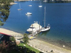Marina - It is a short distance to paradise, enjoy this waterfront with a dock (Madeira Park/ Pender Harbour)