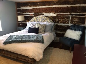 3 habitaciones, tabla de planchar con plancha, wifi y ropa de cama 