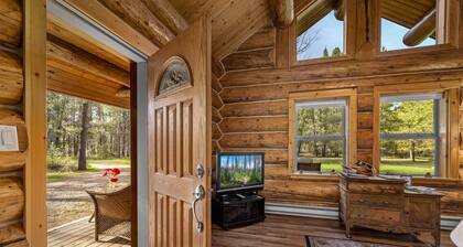 Steps to the River! River Edge Cabin