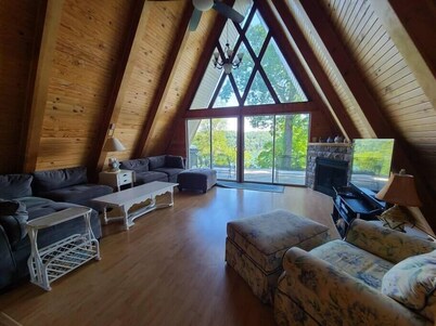 4 Bedrooms, Heated Private pool, hot tub, Game room, and Water Front View!