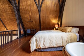 4 habitaciones, ropa de cama hipoalergénica y escritorio