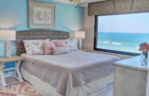 3 habitaciones, tabla de planchar con plancha y cuna de viaje