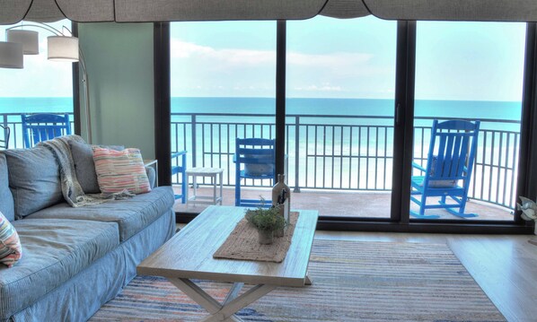 Smart TV, reproductor de DVD, libros y videoteca