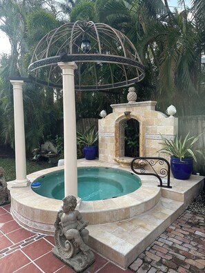 Outdoor pool - Downtown,Italian Villa For Two,Resort Style.5 minutes to Siesta-Lido. (Sarasota)