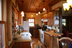 Fridge, microwave, oven, stovetop - Basswood at Cotton Lake--A Wonderful Vacation Destination (Rochert)