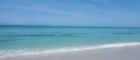 Liegestühle, Strandtücher