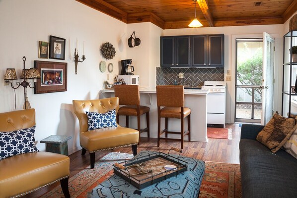 Smart TV, reproductor de DVD, libros y videoteca 