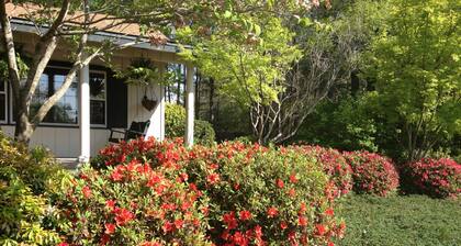 Tanglewood Farm B & B - Fox Den Suite 1 BR / 1BA asunnosta on Horse Farm
