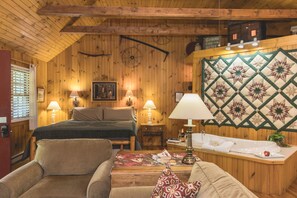 Spa - Deerfield Honeymoon Cottage at Autumn Ridge (Lexington)