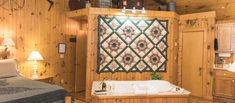 Deerfield Honeymoon Cottage at Autumn Ridge