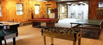 Secluded Cabin on 400 Acres: Swim, Hike, Fish, Relax, PLAY!