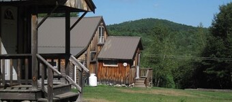 Secluded Cabin on 400 Acres: Swim, Hike, Fish, Relax, PLAY!