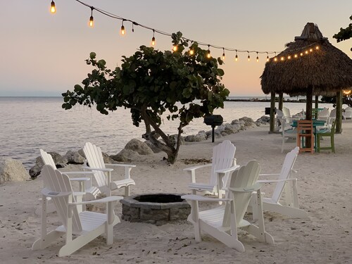 Schöne Key Largo Town Home vollständig renoviert von oben nach unten