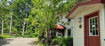 Village Nook,1 BR Apt.-on the Rail Trail, short easy walk downtown.