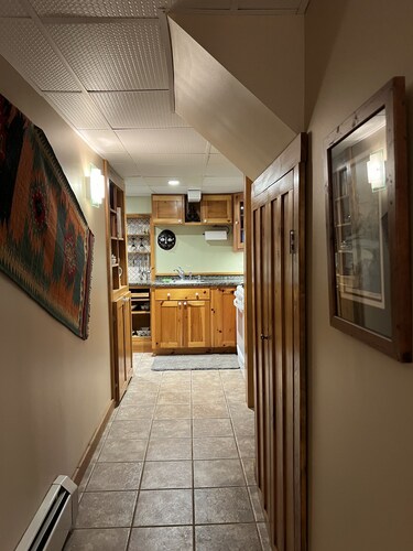 Village Nook,1 BR Apt.-on the Rail Trail, easy walk downtown.