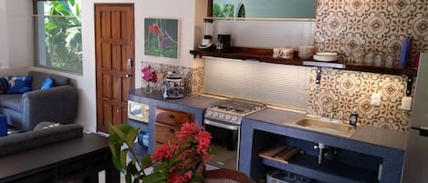 Frigorífic, microones, forn i placa de cuina