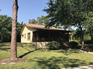 المنشأة من الخارج