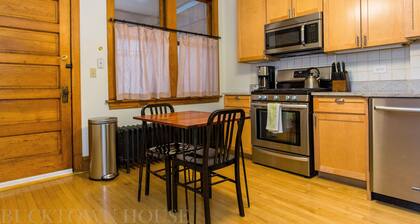 The Bucktown House - Suite #4 - Heart of Wicker/Bucktown, 10 minutes to downtown