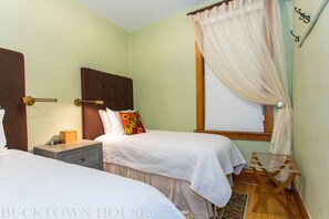 3 bedrooms, iron/ironing board, free WiFi, bed sheets - The Bucktown House - Suite #4 - Heart of Wicker/Bucktown, 10 minutes to downtown (Chicago)