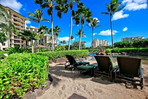 Property grounds - Ko Olina Luxury beachfront condo next to Disney Aulani and Marriott's Beach Club (Kapolei)