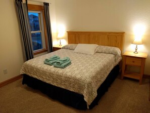 5 bedrooms, desk, travel crib, free WiFi - Sound Front! Water Front with Incredible Panoramic Water Views. Frisco, NC OBX (Frisco)